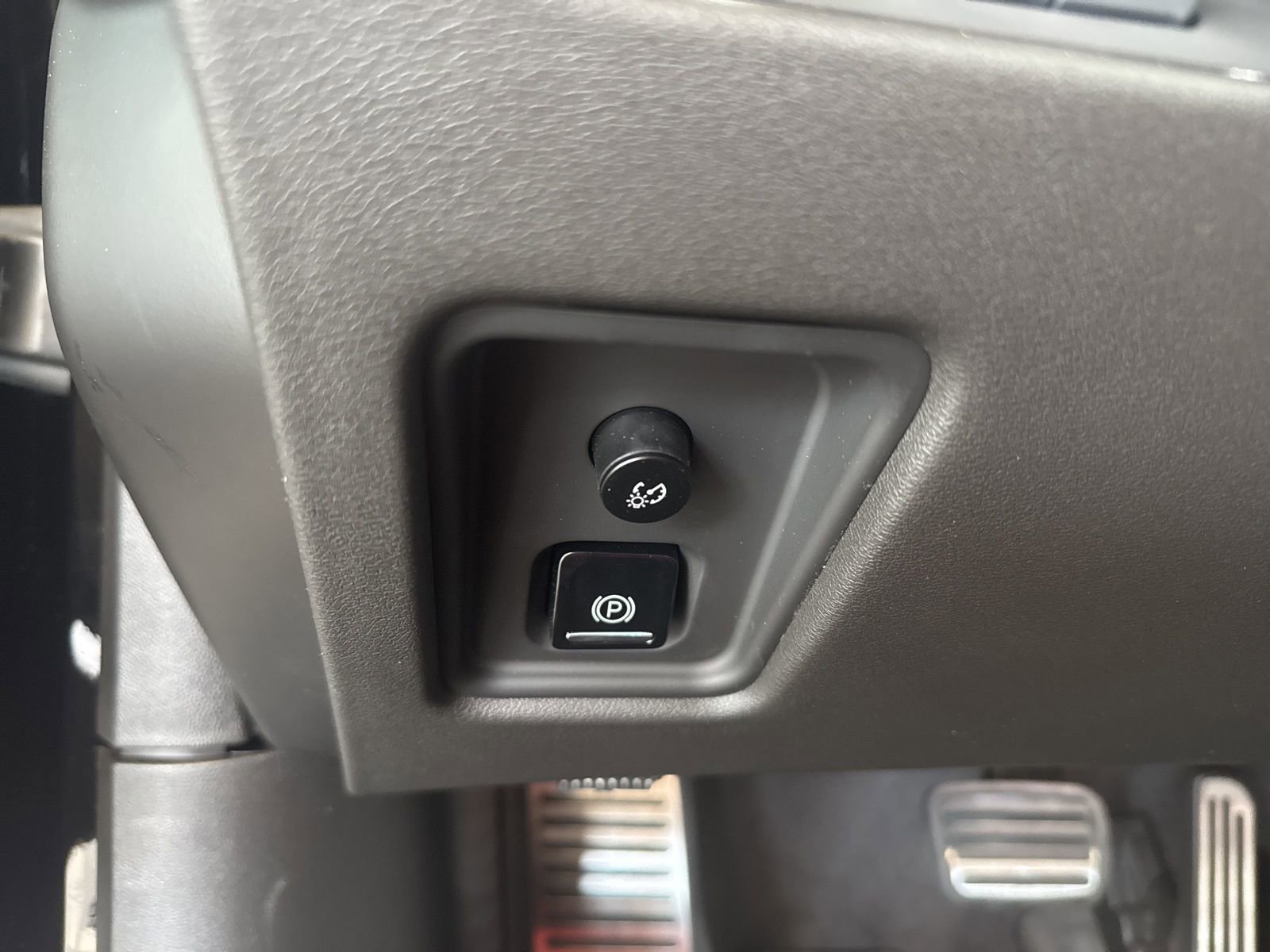 New 2026 Chevrolet Corvette Stingray Convertible w/ Battery Protection Package image 16