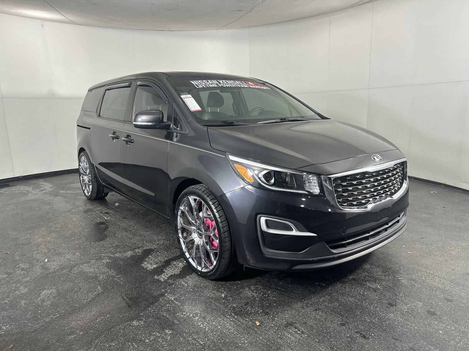 Used 2021 Kia Sedona LX image 2