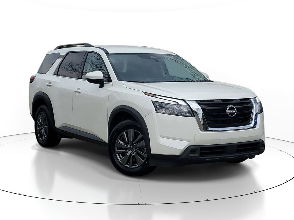 Used 2024 Nissan Pathfinder SV image 1