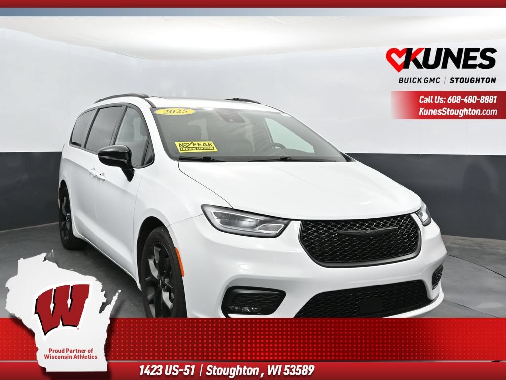 Used 2025 Chrysler Pacifica Limited FWD video 1