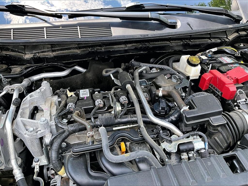 Certified 2025 Nissan Kicks SV AWD/4WD image 32