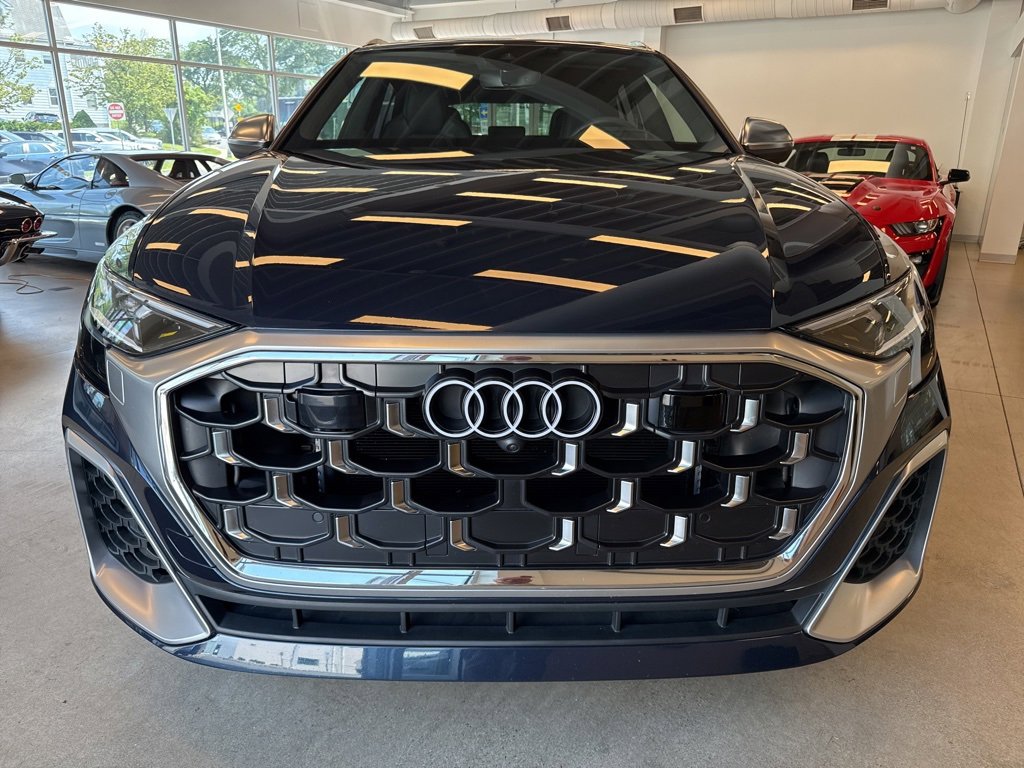 Used 2024 Audi SQ8 Prestige w/ Prestige Package image 3
