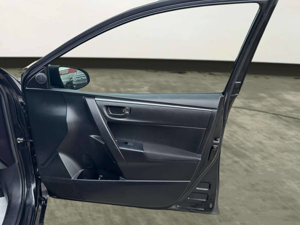 Used 2016 Toyota Corolla L image 24