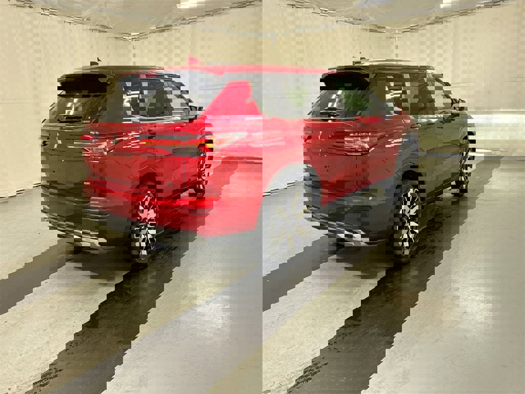 New 2025 Mitsubishi Outlander SE image 2