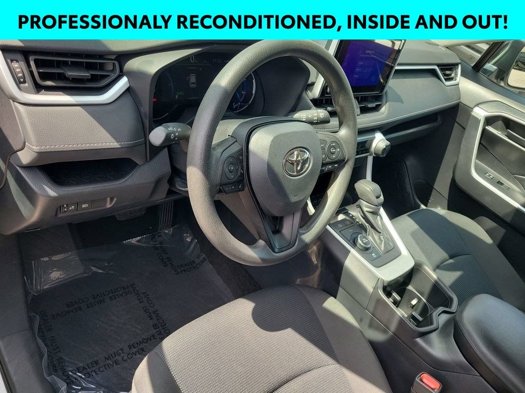 Certified 2024 Toyota RAV4 LE AWD/4WD image 7