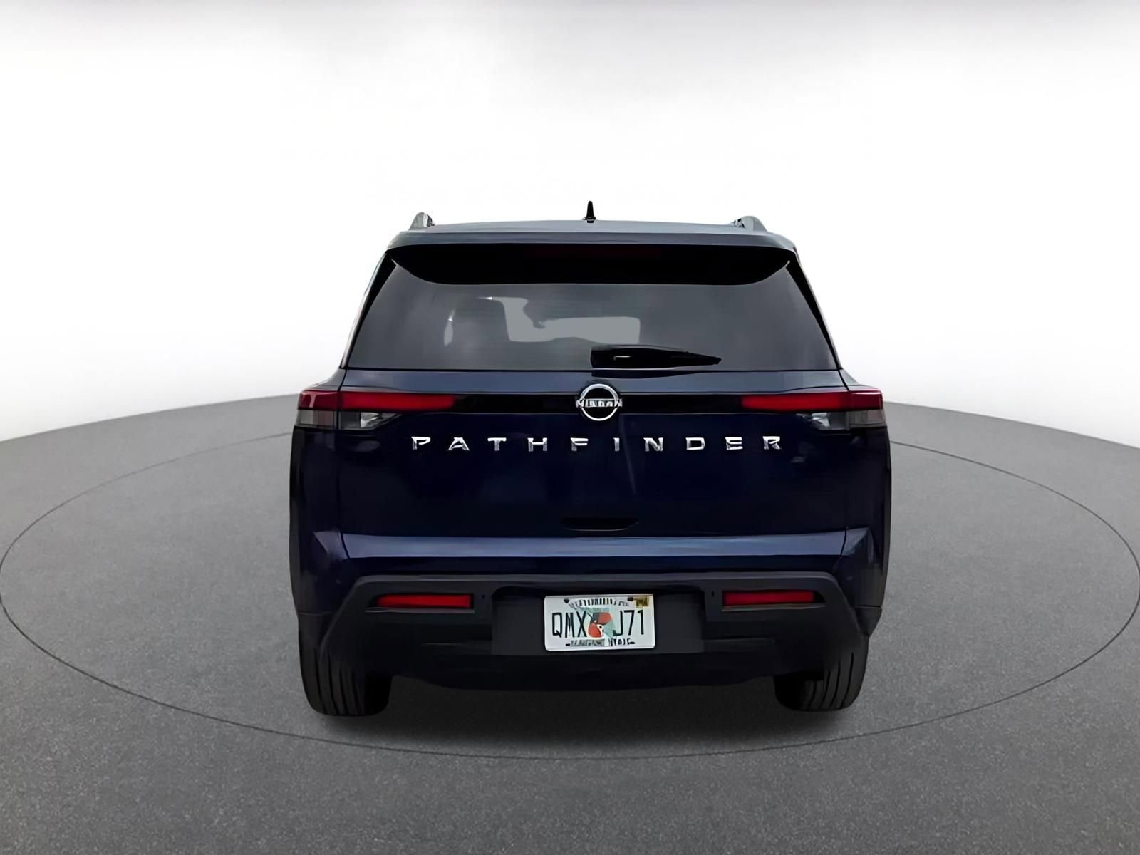 Used 2025 Nissan Pathfinder SV image 12