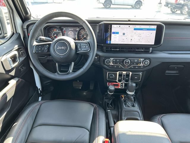 Used 2026 Jeep Wrangler Unlimited Rubicon AWD/4WD image 14