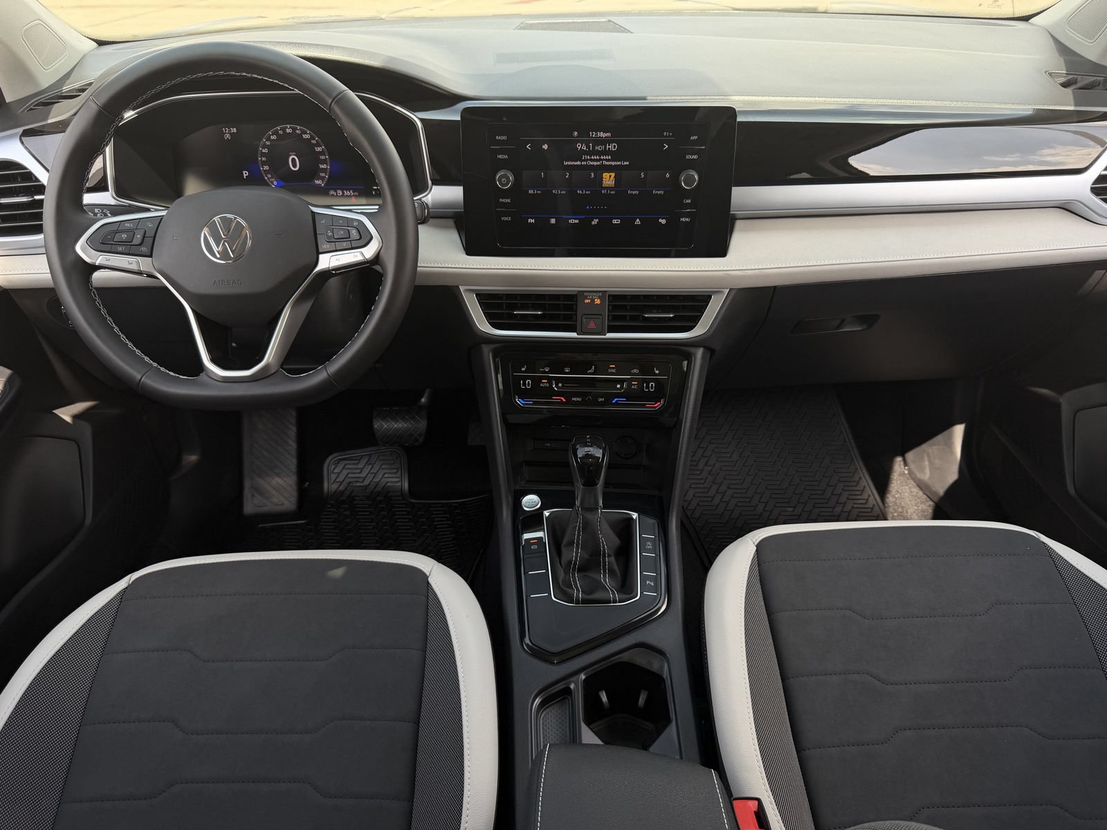 New 2026 Volkswagen Taos SE FWD image 11