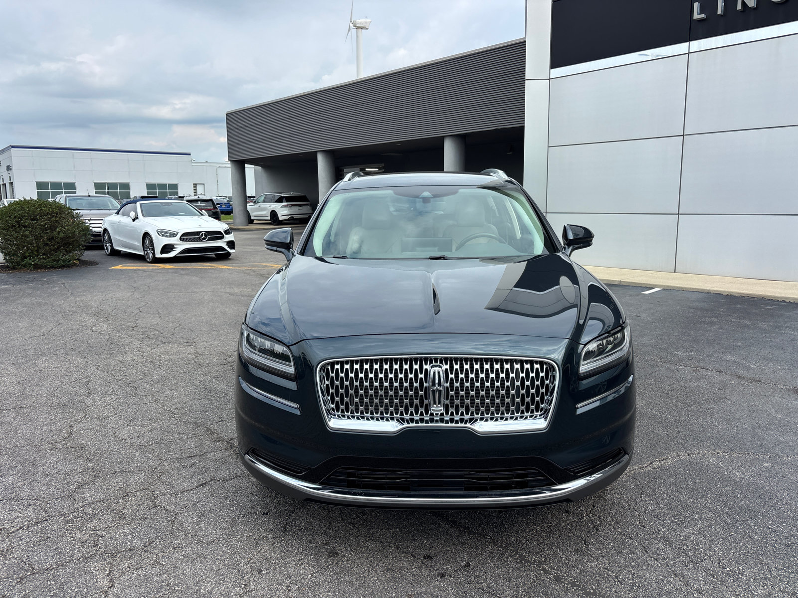 Certified 2023 Lincoln Nautilus AWD w/ Premium Package image 2