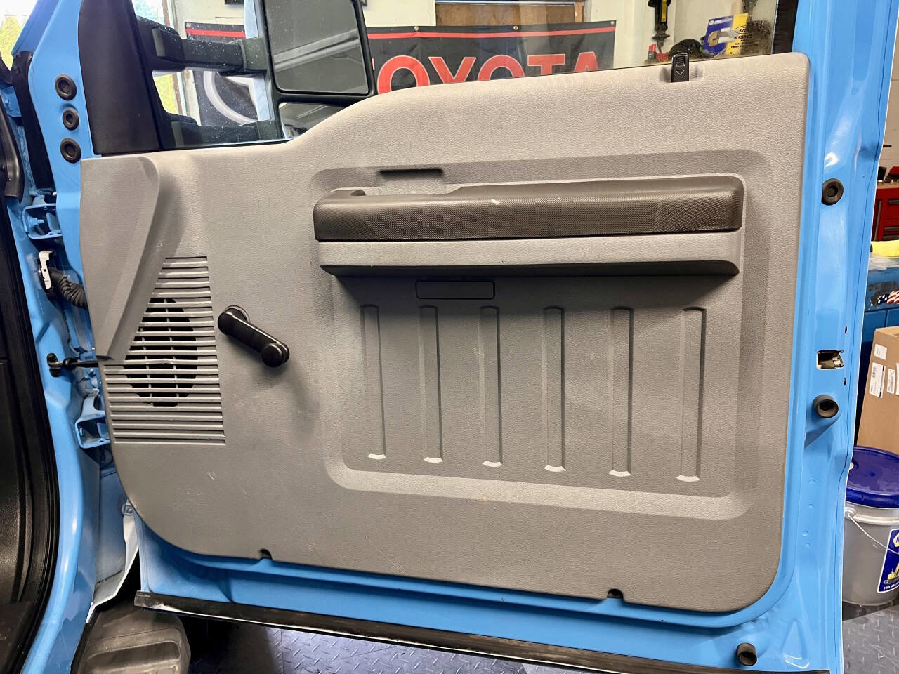 Used 2012 Ford F550 2WD Regular Cab Super Duty w/ Payload Upgrade Pkg image 18