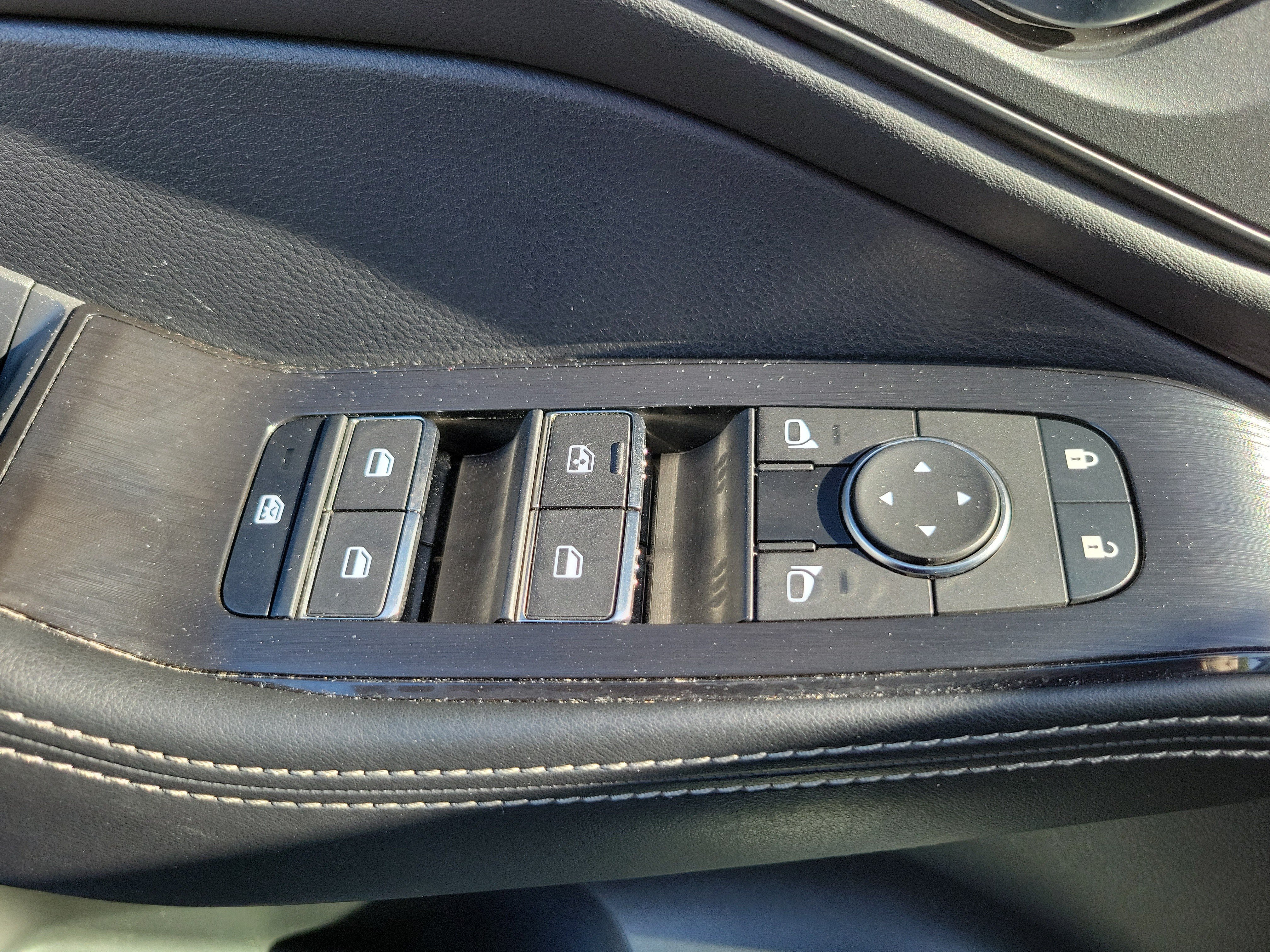 Used 2024 Nissan Rogue SL w/ SL Premium Package FWD image 28