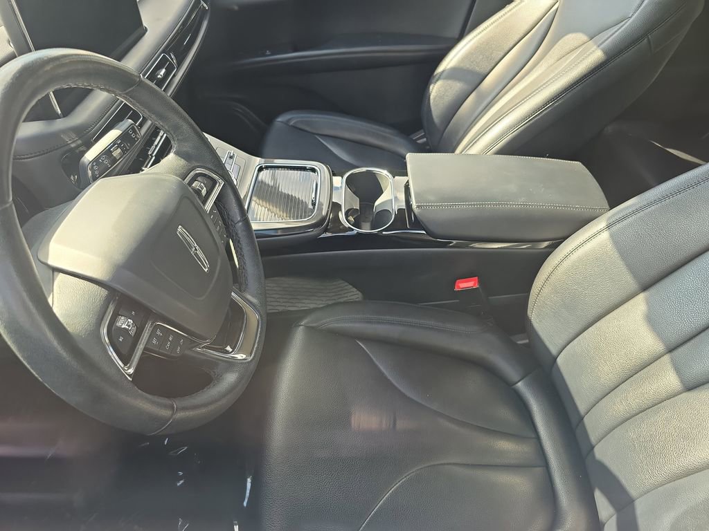 Used 2023 Lincoln Nautilus Standard w/ Premium Package image 12