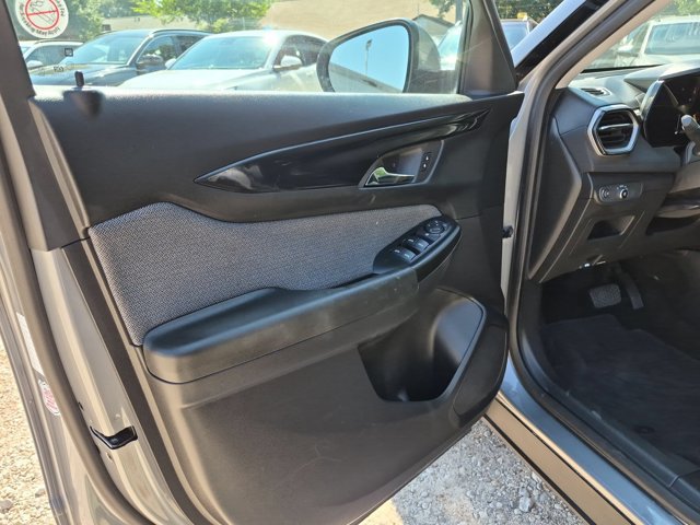 Used 2025 Chevrolet TrailBlazer LT AWD/4WD image 7