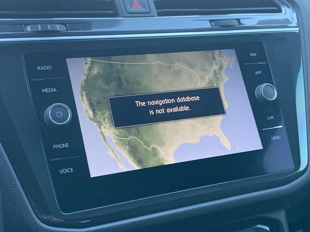 Used 2020 Volkswagen Tiguan SEL Premium R-Line image 12