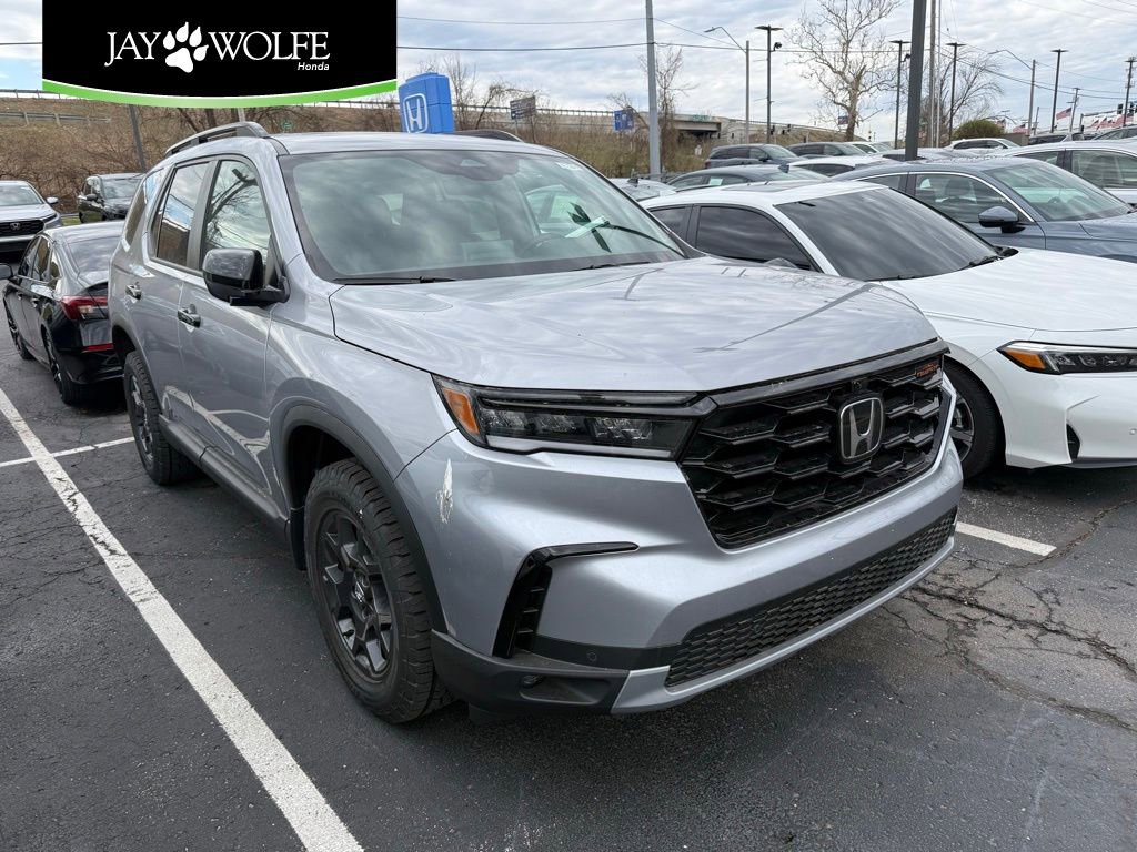 Certified 2025 Honda Pilot TrailSport