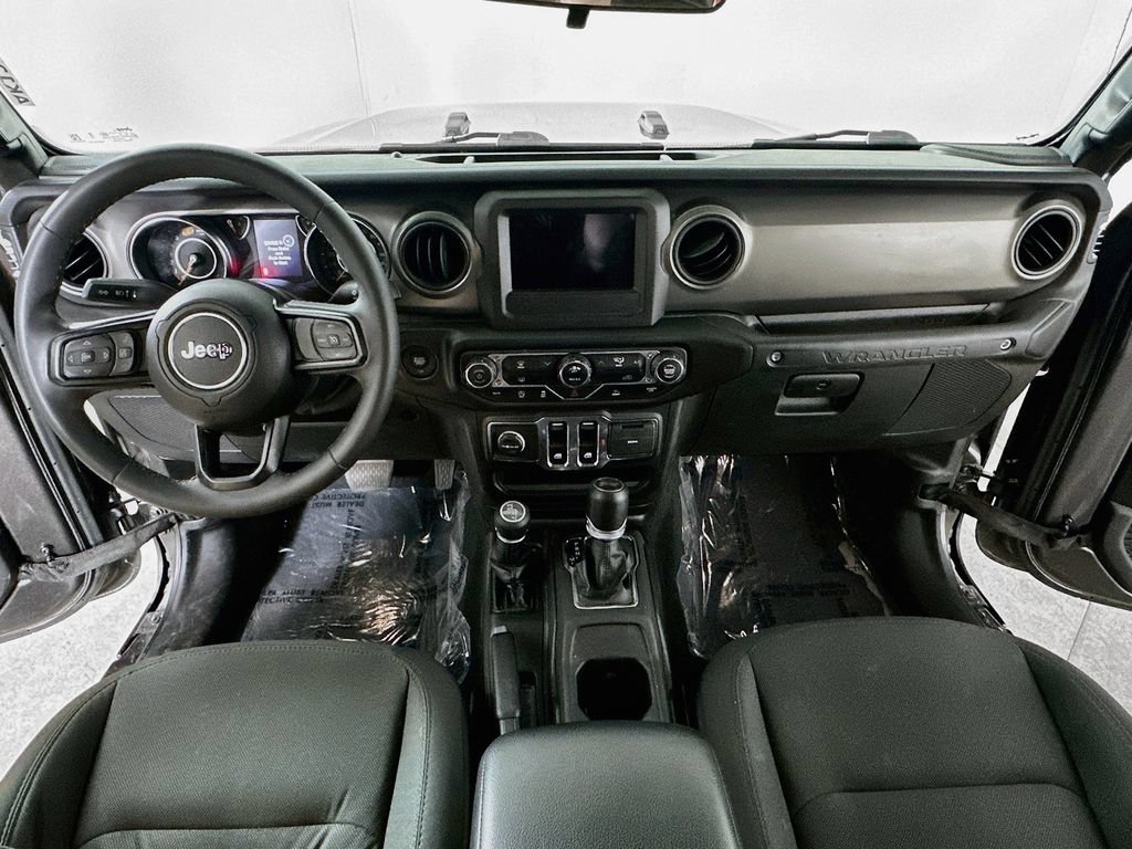 Used 2023 Jeep Wrangler Sport AWD/4WD image 15