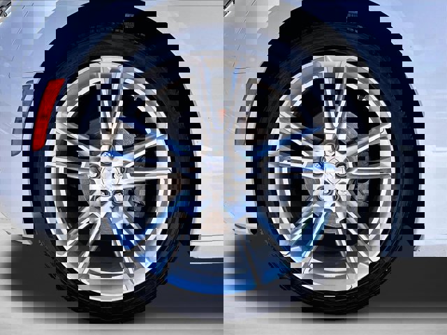 Used 2020 Chevrolet Camaro LT w/ RS Package image 10