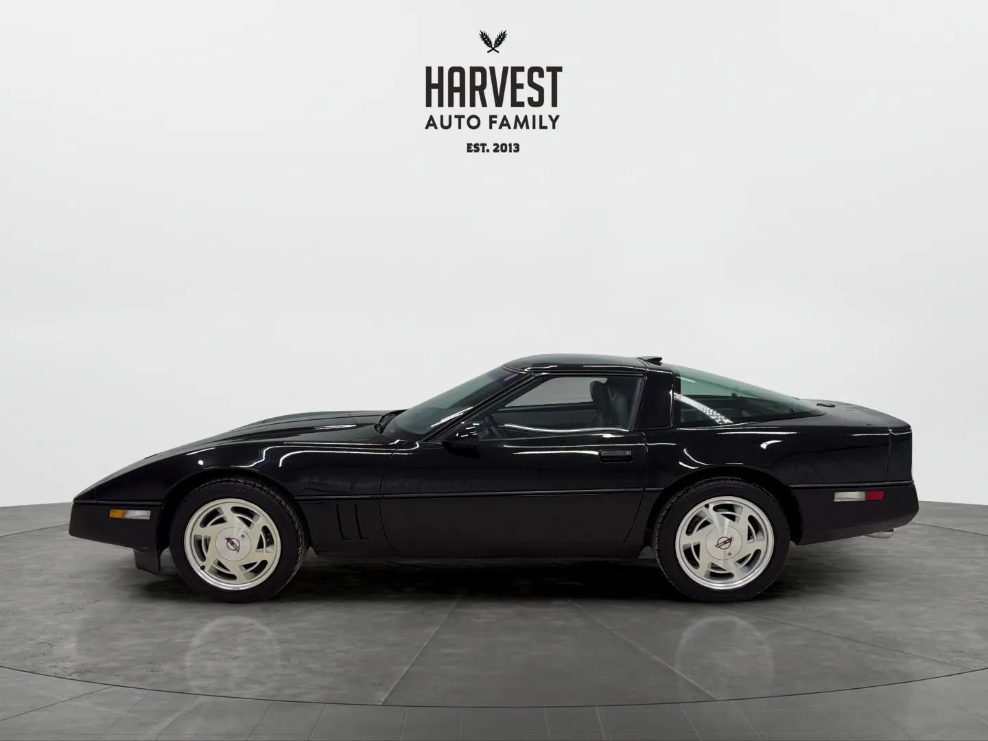 Used 1989 Chevrolet Corvette Coupe RWD image 2
