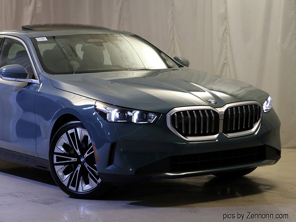 Certified 2026 BMW 540i xDrive AWD/4WD image 2