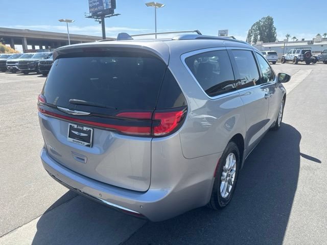Used 2021 Chrysler Pacifica Touring-L FWD image 6