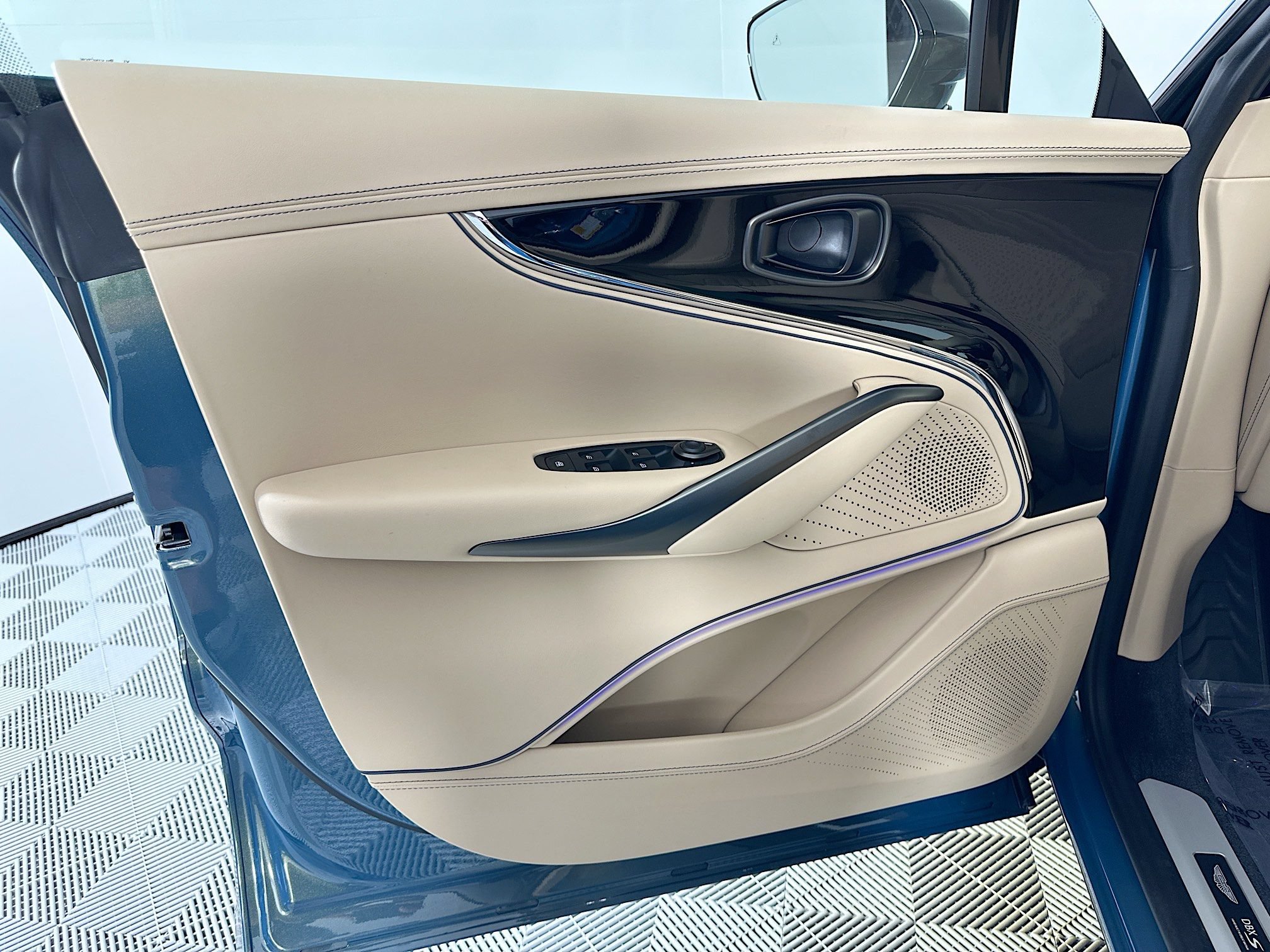 New 2026 Aston Martin DBX S AWD/4WD image 14