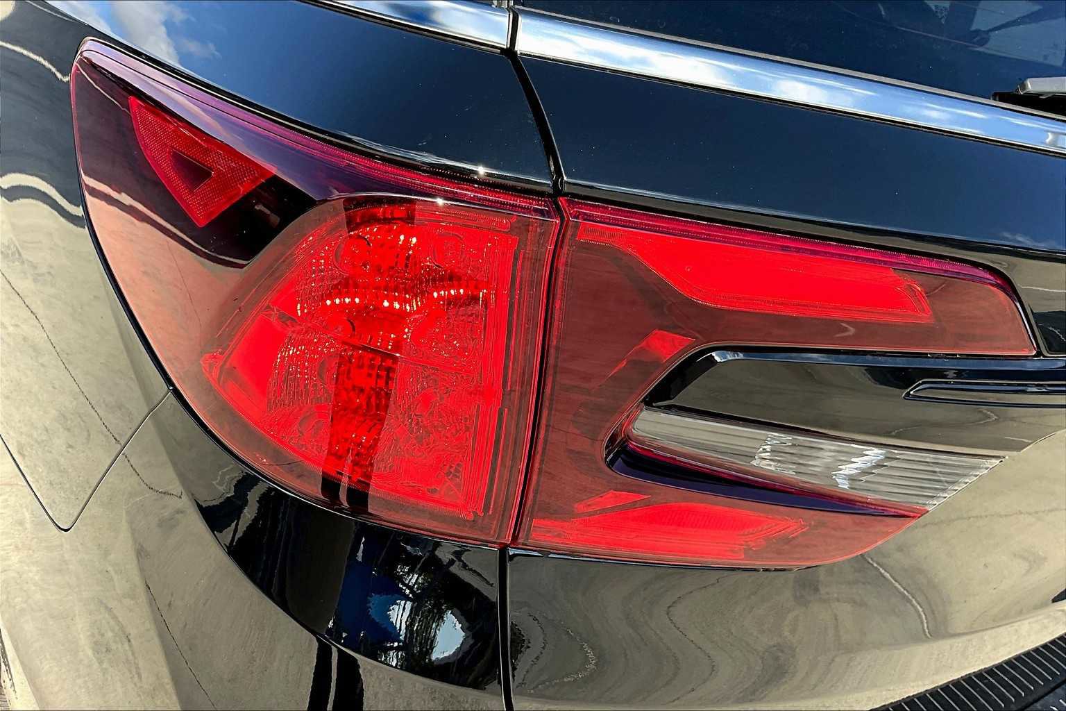 New 2026 Honda Odyssey Touring image 14