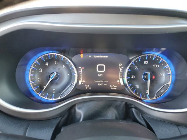 Used 2024 Chrysler Pacifica Touring-L image 15