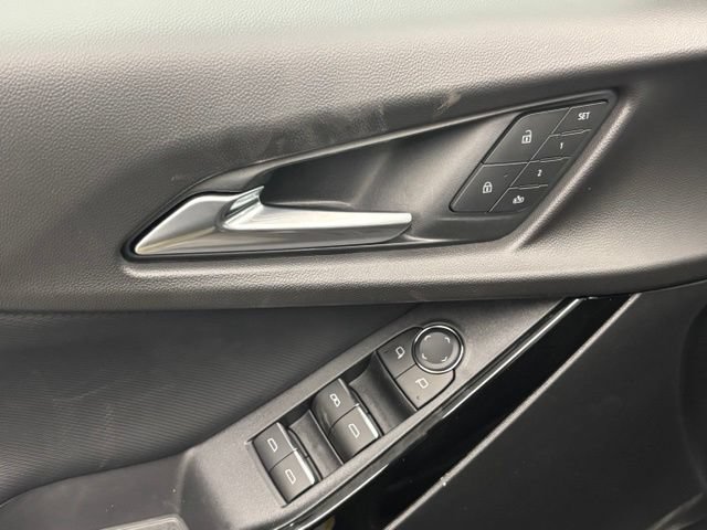 New 2027 Chevrolet Equinox RS w/ Convenience Package III FWD image 13