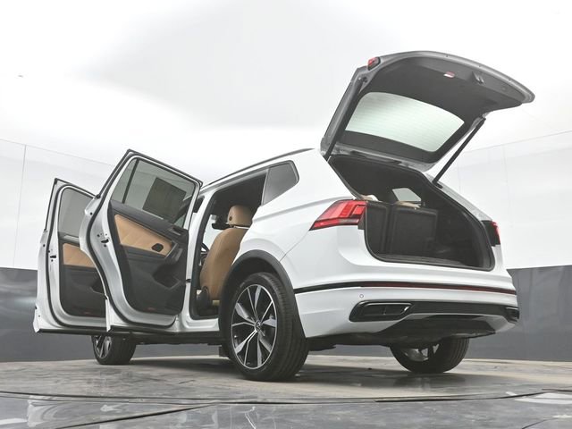 Used 2022 Volkswagen Tiguan SE R-Line FWD image 53