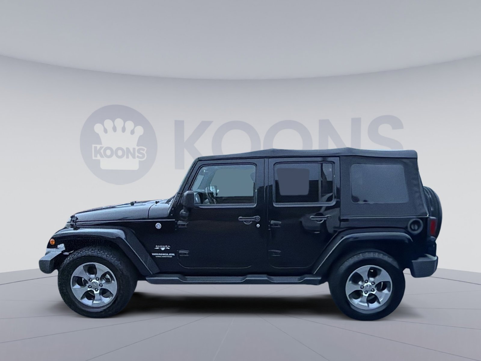 Used 2016 Jeep Wrangler Unlimited Sahara w/ Connectivity Group image 2