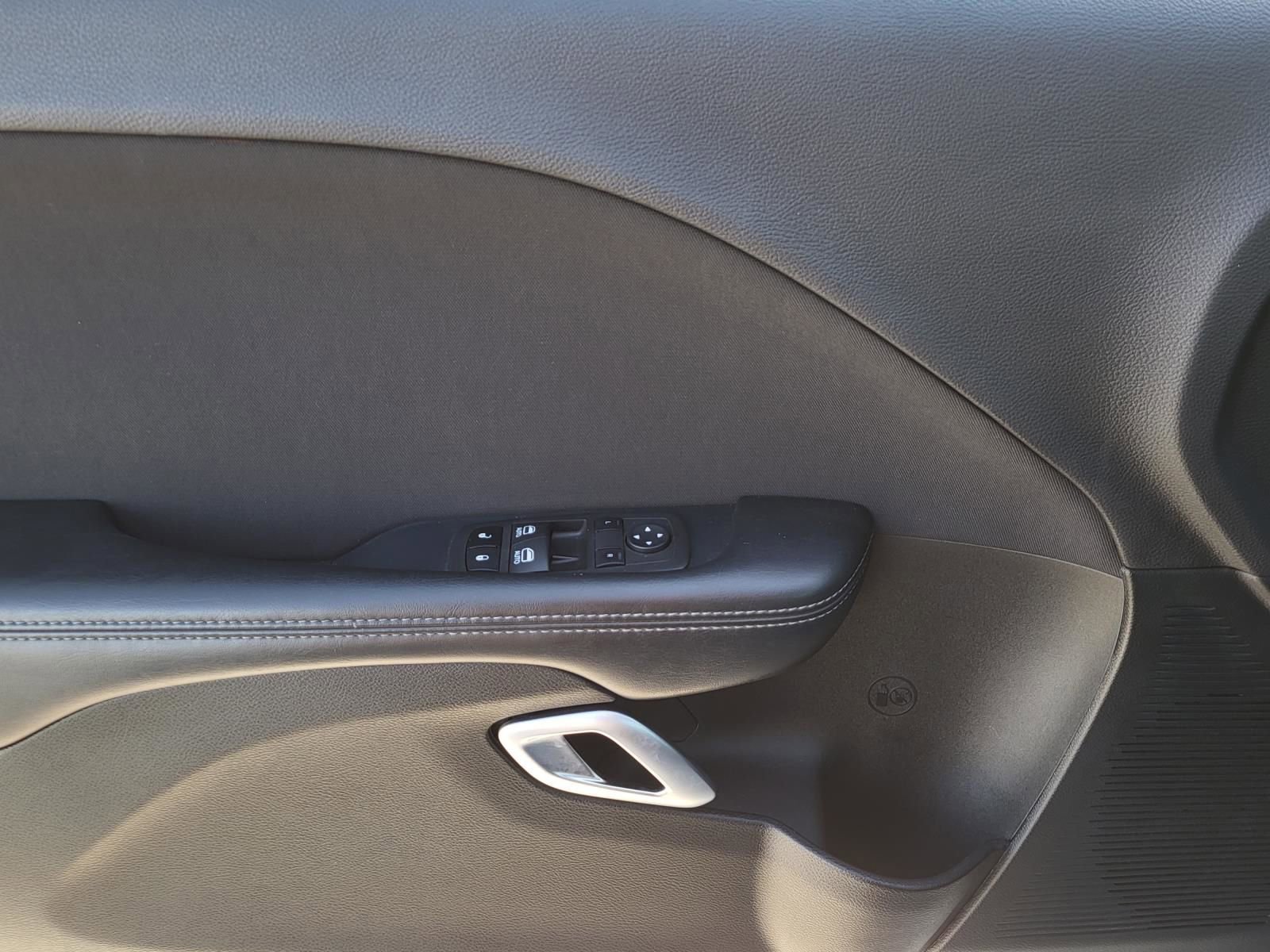 Used 2022 Dodge Challenger SXT image 12