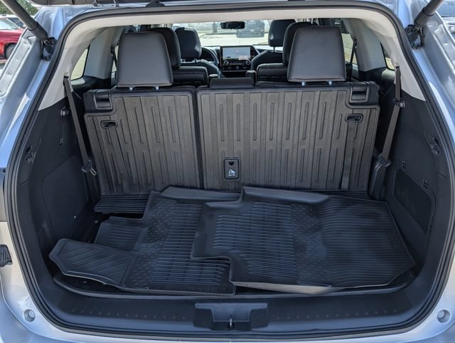 Certified 2025 Toyota Highlander Platinum AWD/4WD image 28