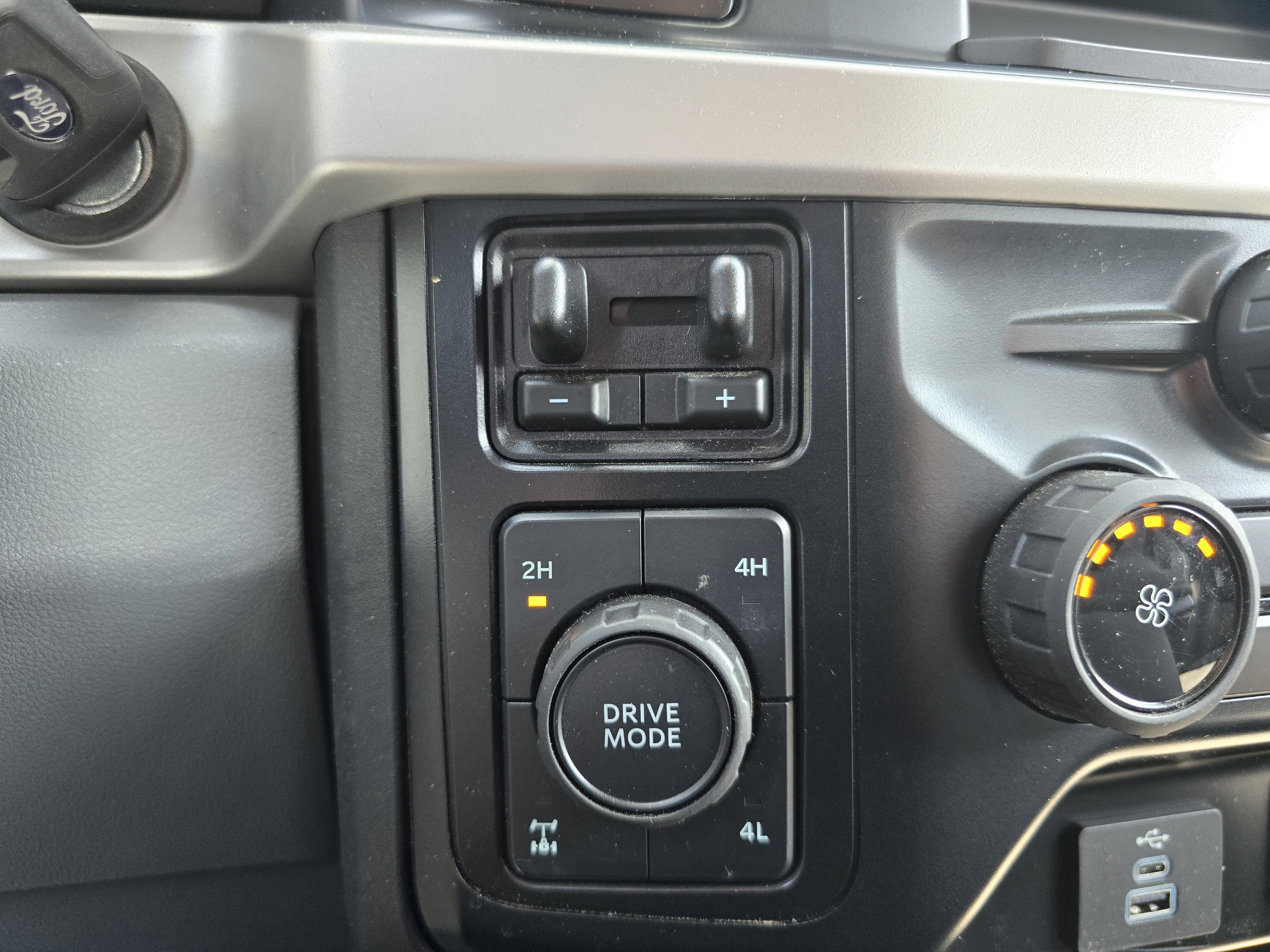 Used 2023 Ford F350 XL w/ STX Appearance Package AWD/4WD image 27