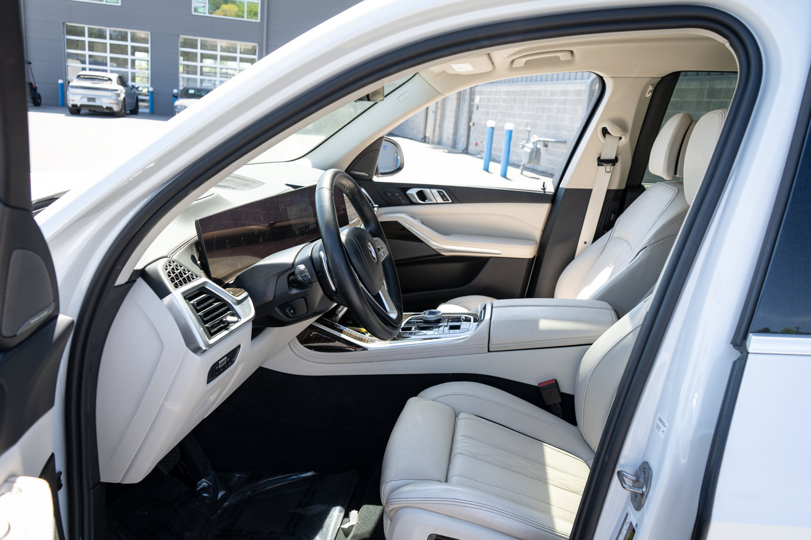 Used 2023 BMW X7 xDrive40i w/ Executive Package AWD/4WD image 23