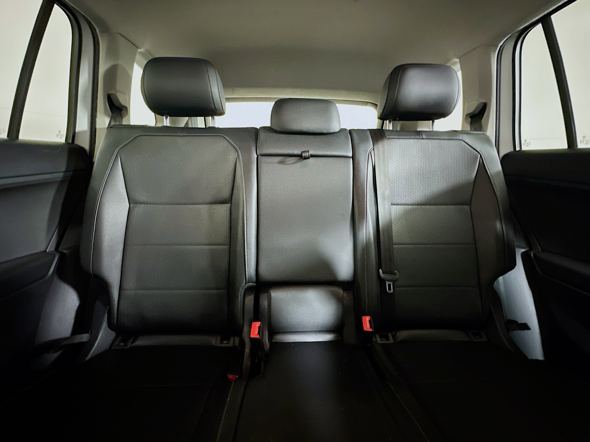 Used 2019 Volkswagen Tiguan SE FWD image 30