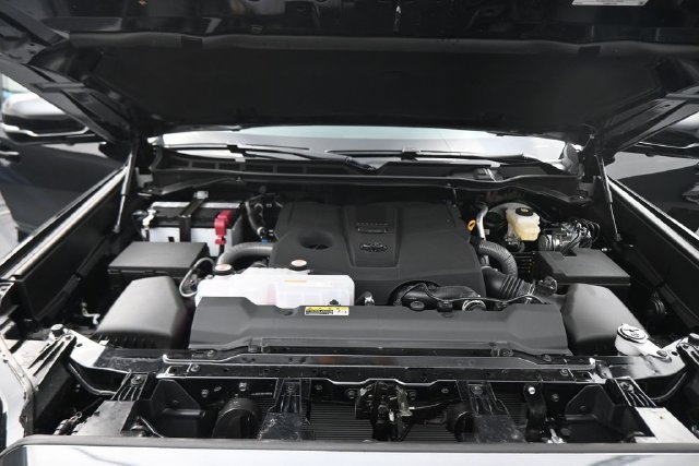 Used 2026 Toyota Tundra Platinum AWD/4WD image 12