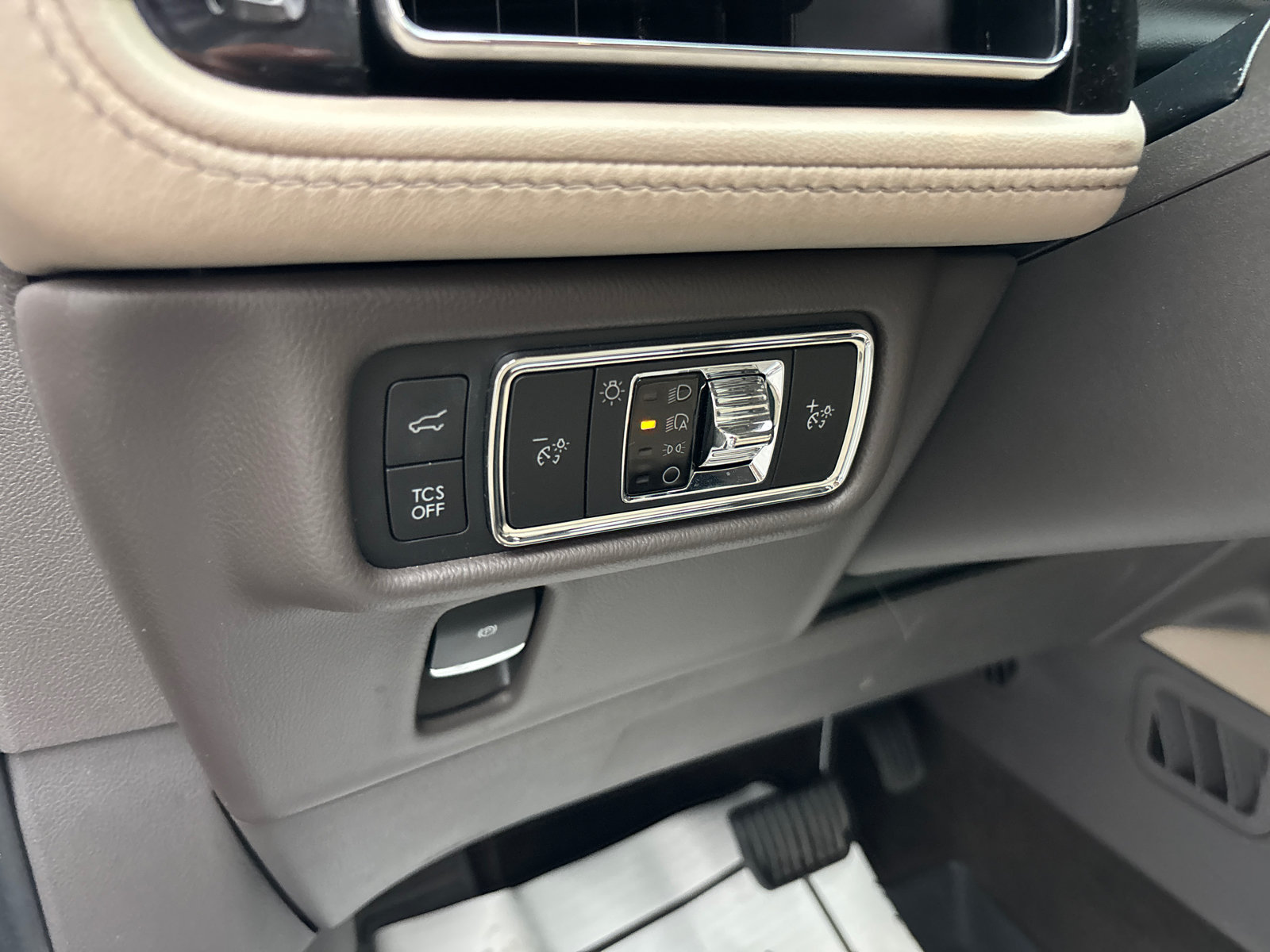 Used 2022 Lincoln Nautilus Reserve AWD/4WD image 14