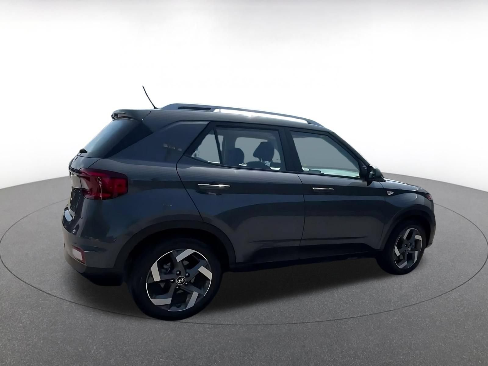 Used 2026 Hyundai Venue SEL FWD image 13