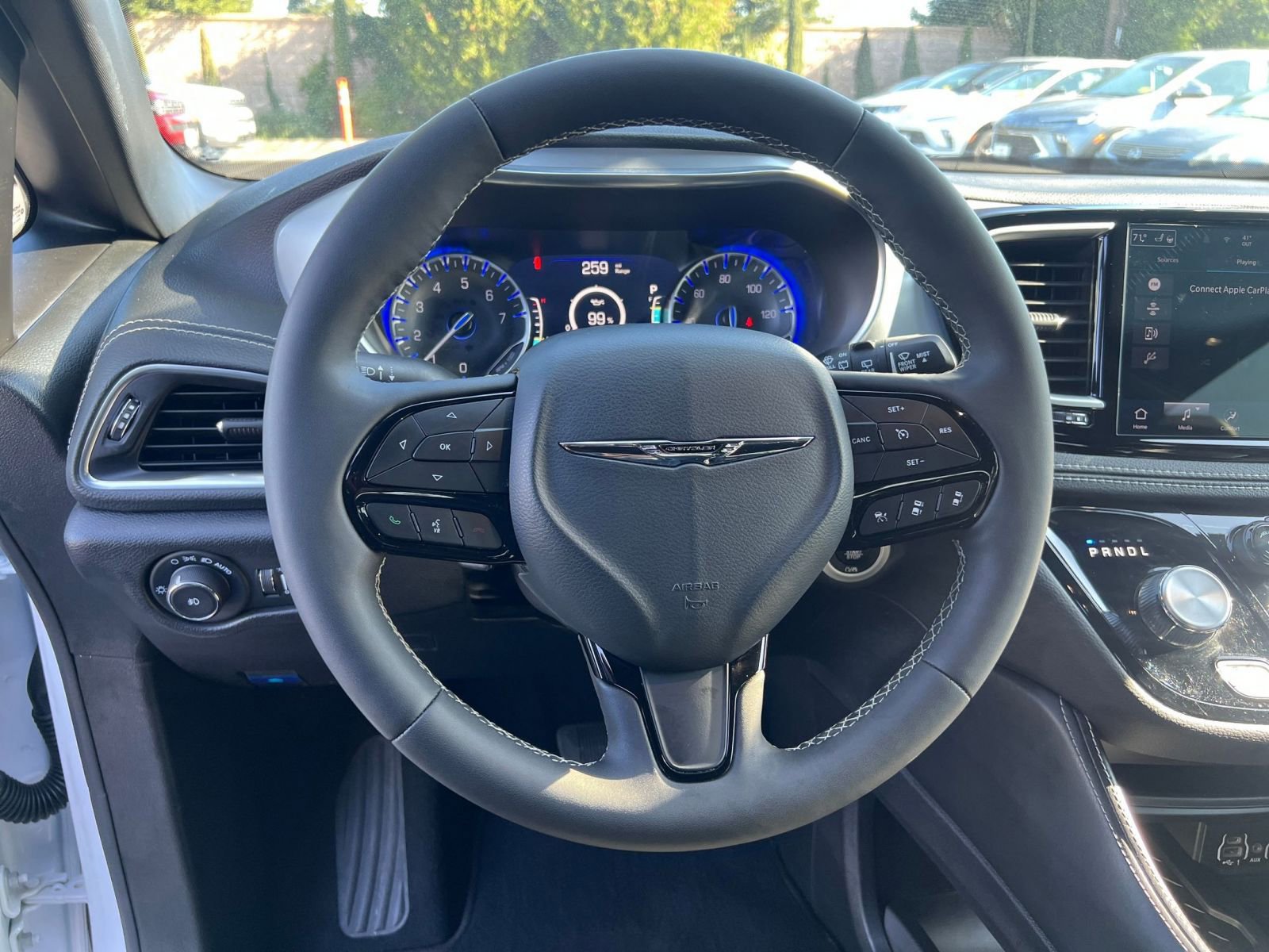 Used 2025 Chrysler Pacifica Limited image 32