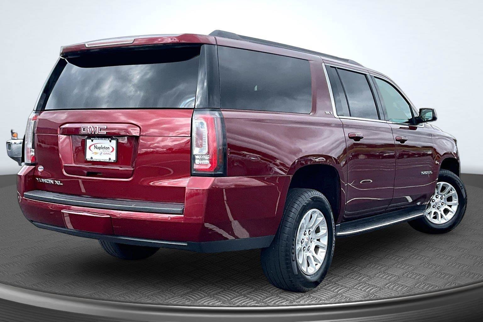 Used 2020 GMC Yukon XL SLT w/ Open Road Package AWD/4WD image 2