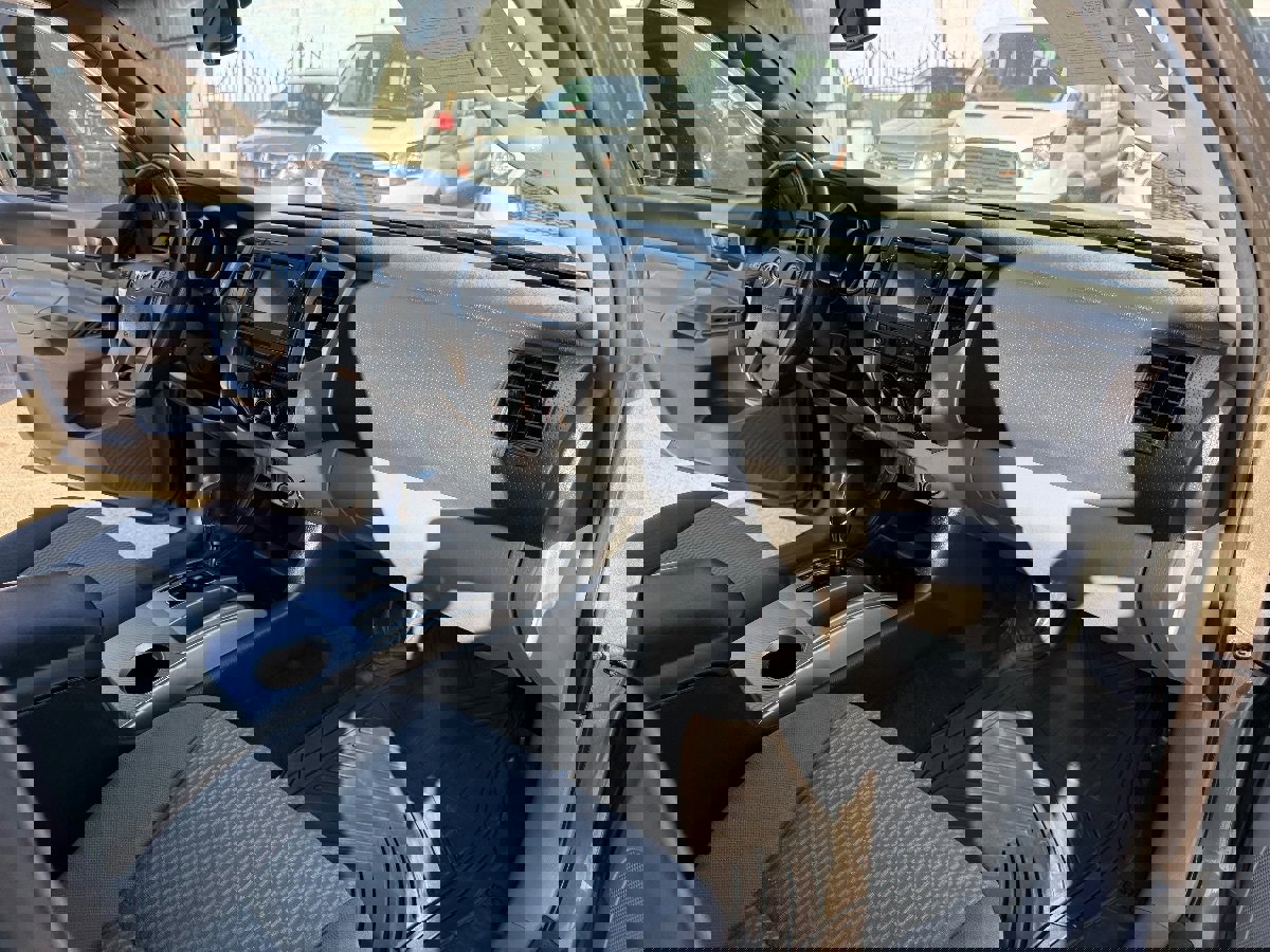 Used 2013 Toyota Tacoma PreRunner w/ SR5 Pkg image 16