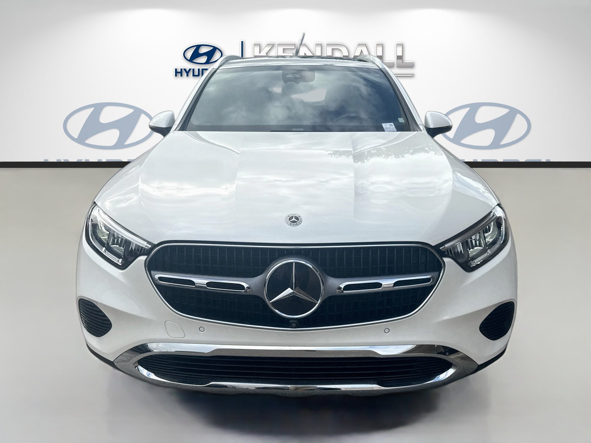 Used 2023 Mercedes-Benz GLC 300 w/ Exclusive Trim Package image 2