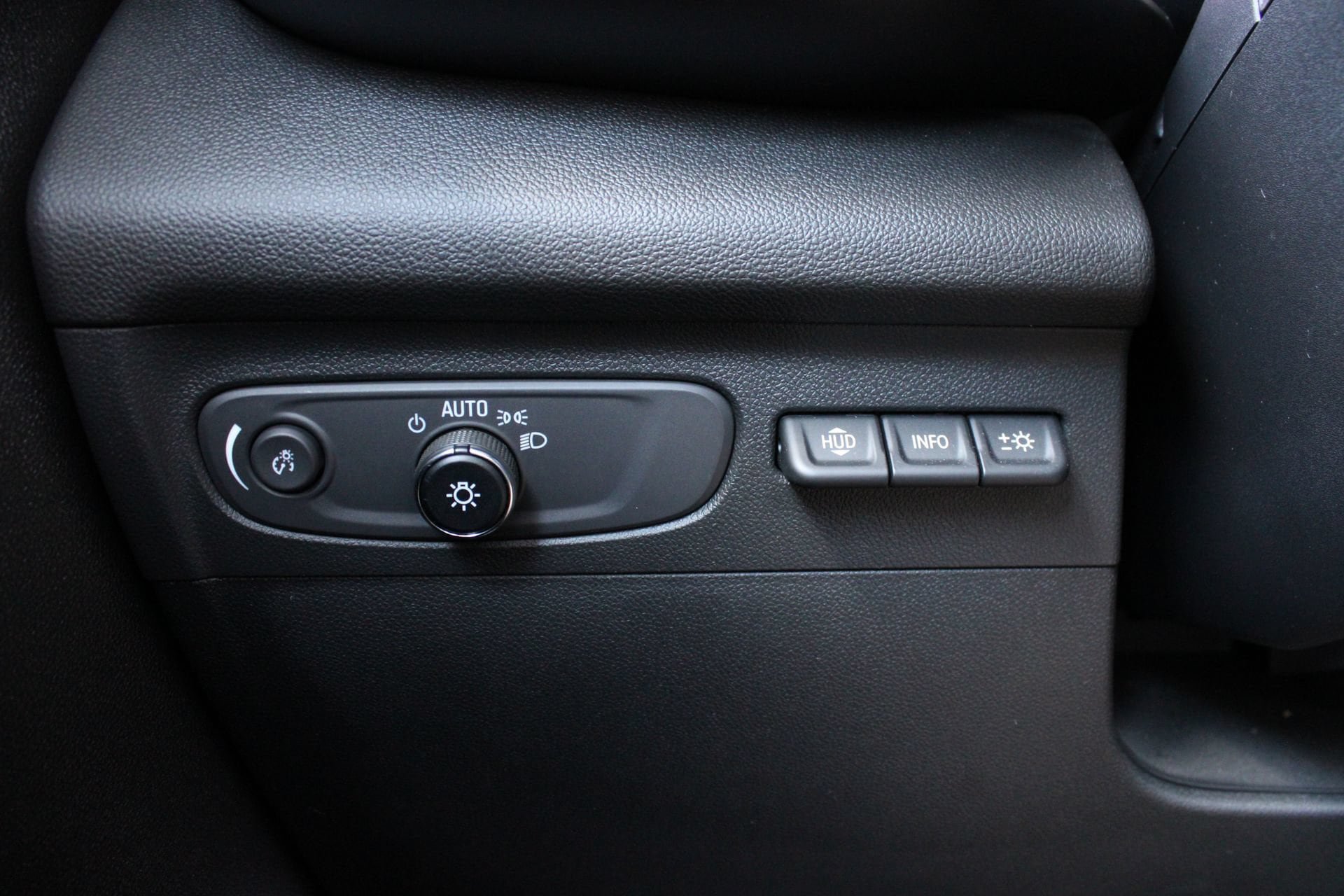 Used 2023 Buick Envision Avenir FWD image 26