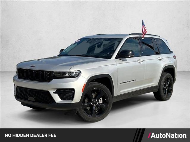 Used 2025 Jeep Grand Cherokee Altitude