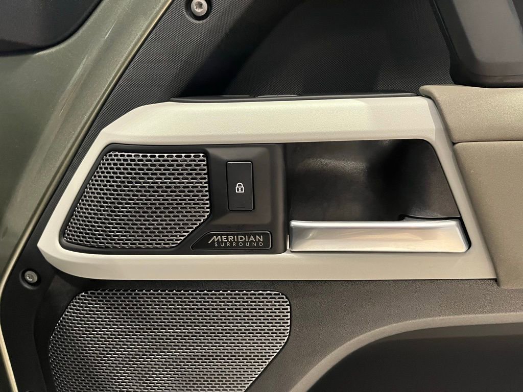 Used 2022 Land Rover Defender 110 SE AWD/4WD image 43