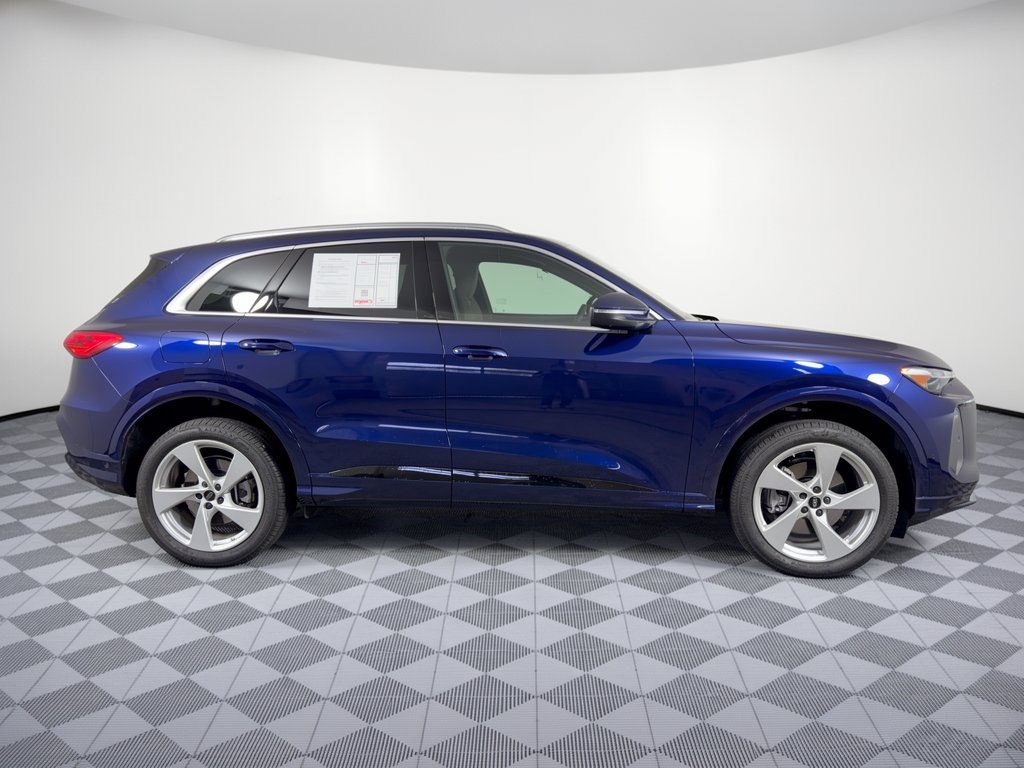 Certified 2025 Audi Q5 Premium AWD/4WD image 8