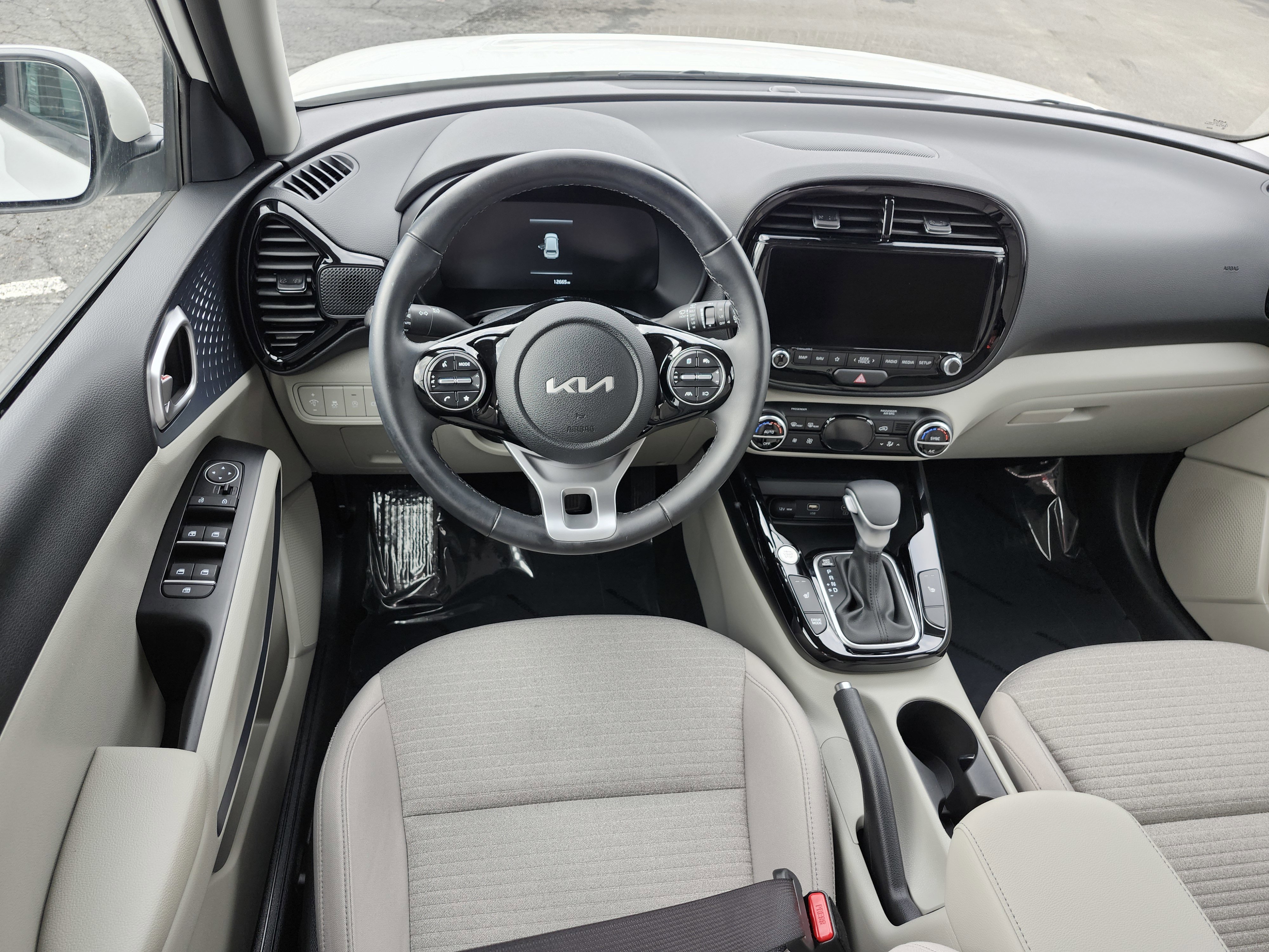 Used 2023 Kia Soul EX image 28