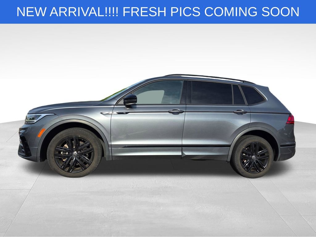 Used 2022 Volkswagen Tiguan SE R-Line image 3