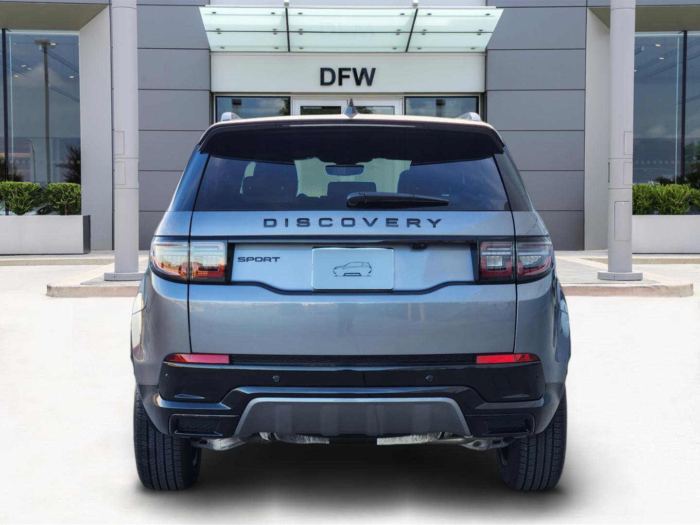 New 2025 Land Rover Discovery Sport Dynamic SE image 6