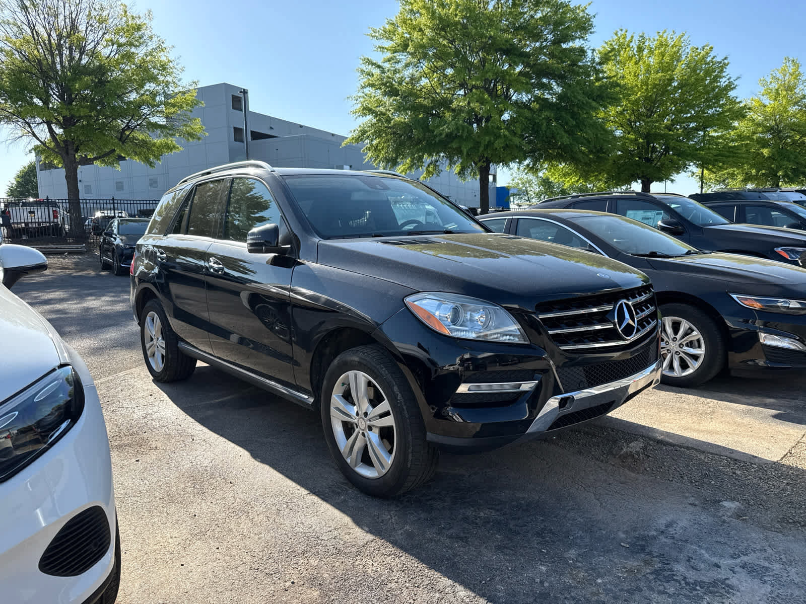Used 2013 Mercedes-Benz ML 350 BlueTEC 4MATIC image 4